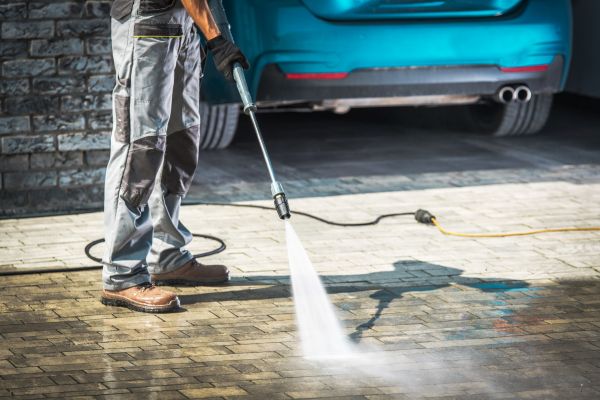 Cost of Driveway Pressure Washing in Tarpon Springs